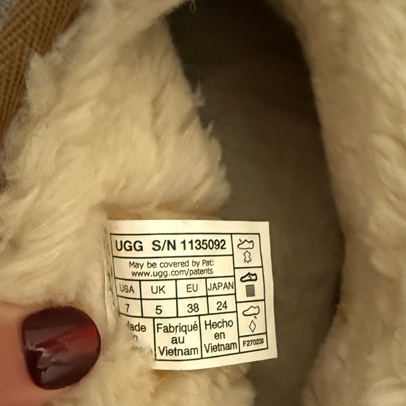 UGG Platform Mini Boots - Picture 6 of 7